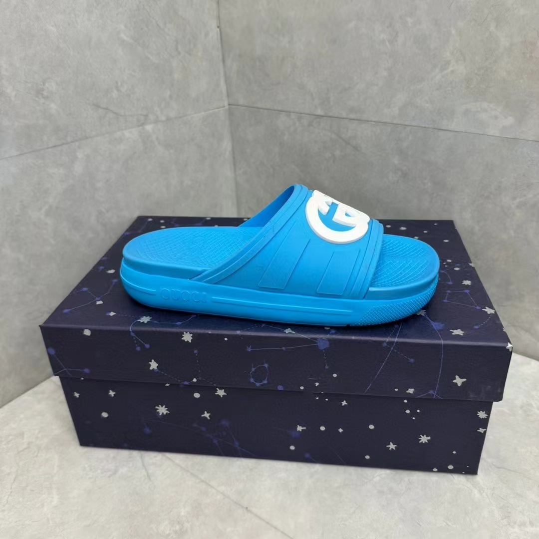 High-end 2024 summer new collection: stylish men’s slip-on sandals & women’s trendy, versatile casual beach sandals