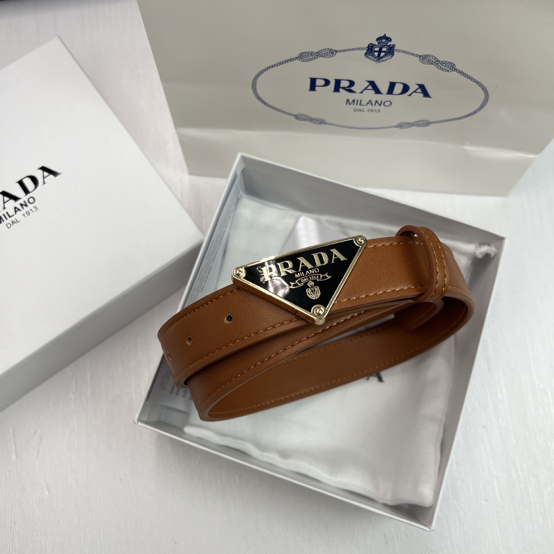 Triangle belt p letter men’s and women’s classy belt casualeasiest for match shorts skirt business formal wear jeans belt