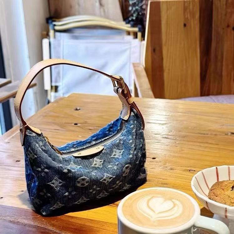 2024 spring/summer new casual washed denim embroidered lunch box bag small handbag cell phone bag women’s trendy bag