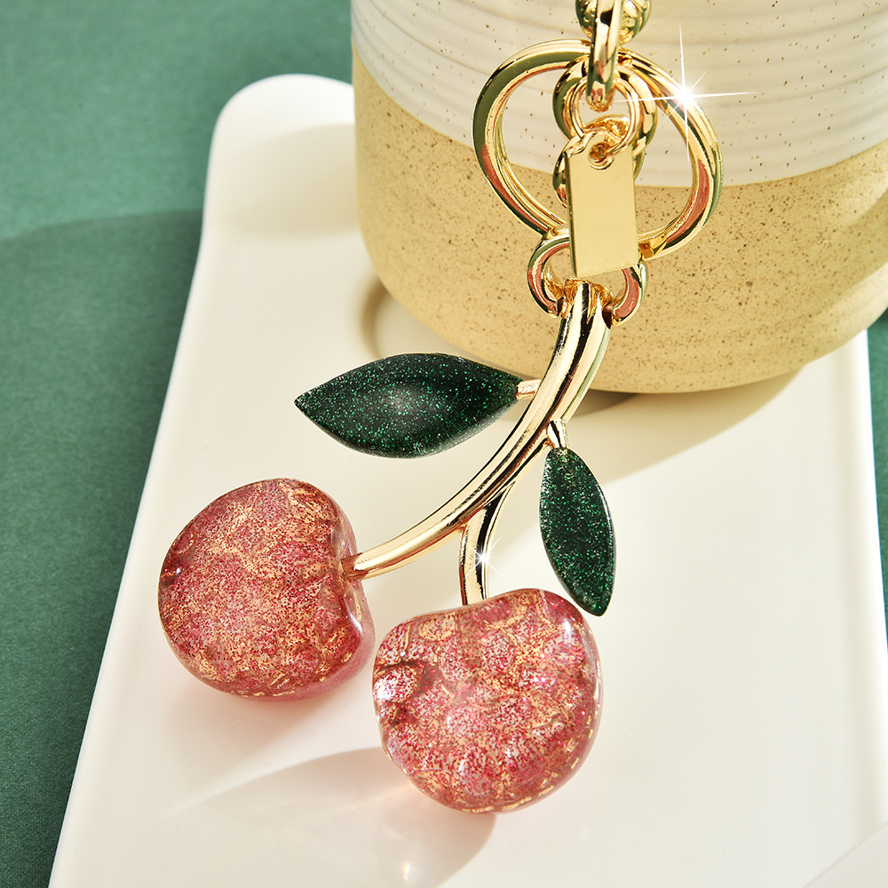 Cross-border foreign trade crystal big cherry keychain jewelry cute bag buckle pendant car keychain dropshipping