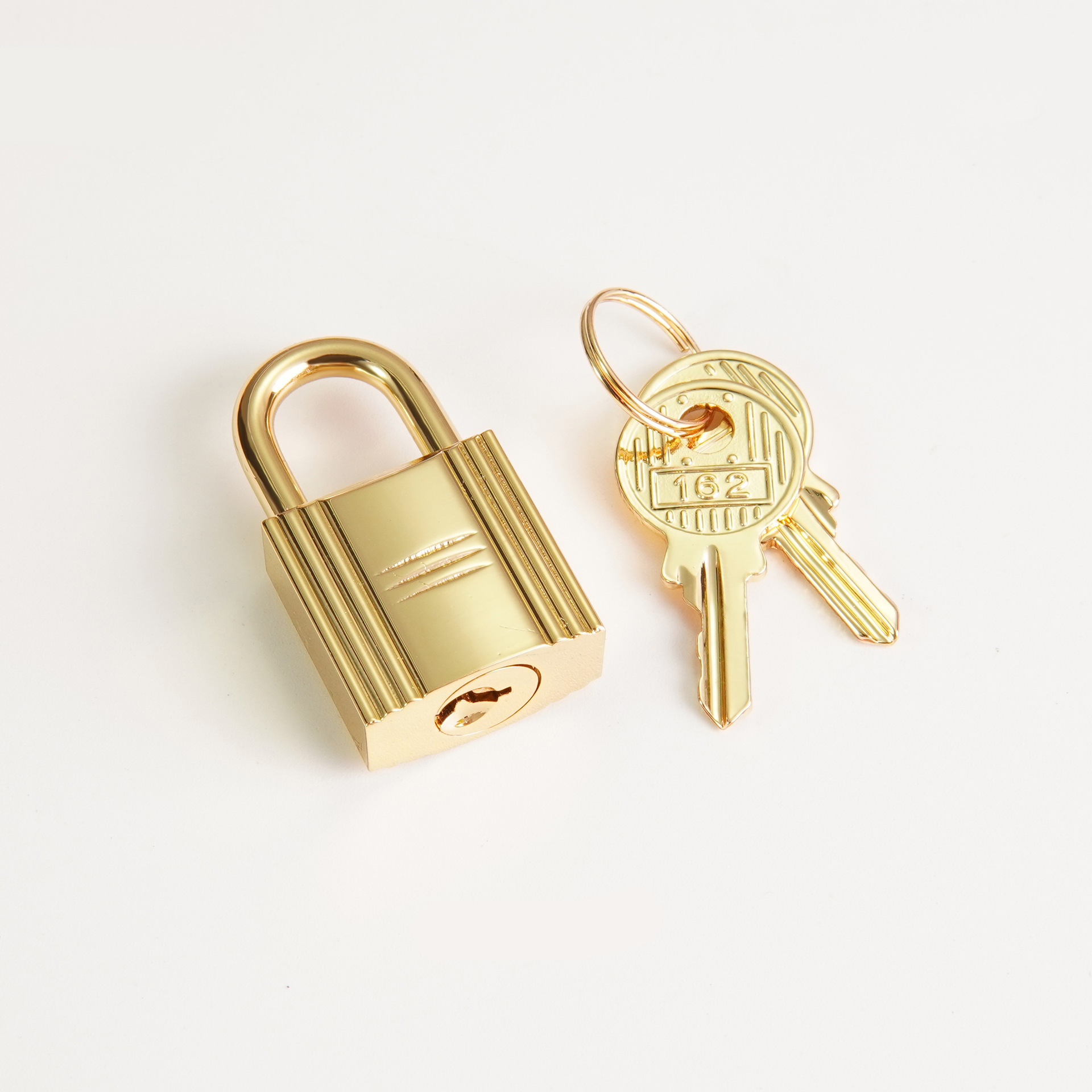 Diy handmade leather goods hardware accessories – fashionable padlock for tote bags and market baskets – high-quality solid brass lock