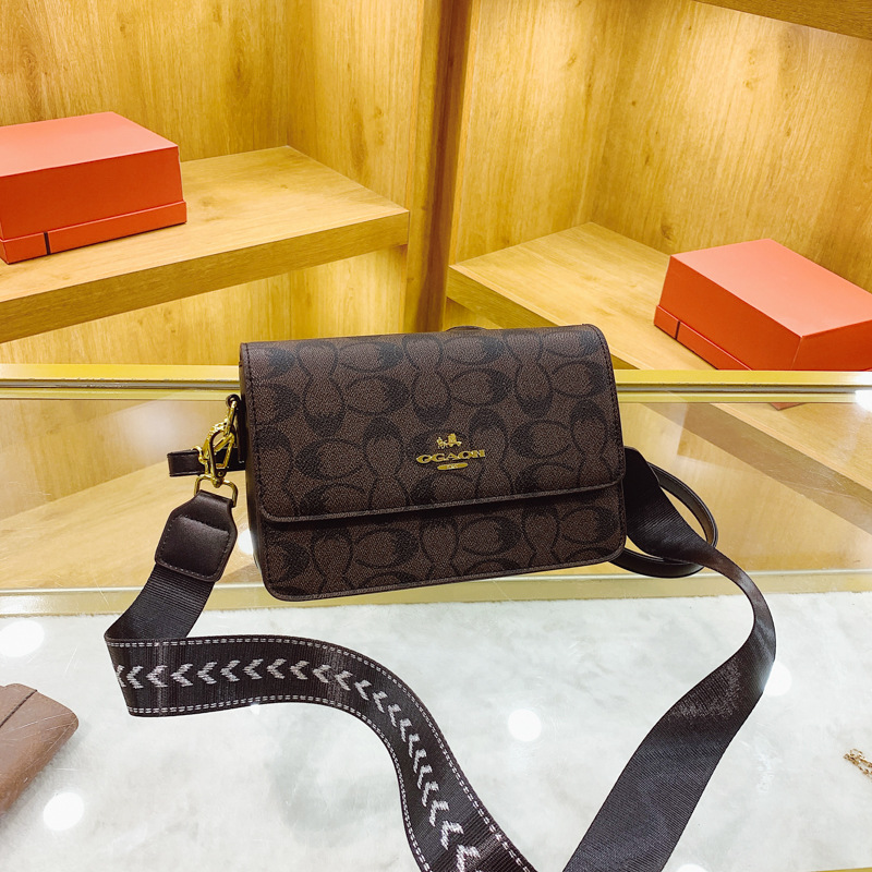 High-end women’s bag, 2026 new fashion retro print small square bag, versatile wide shoulder strap single shoulder crossbody bag, trendy