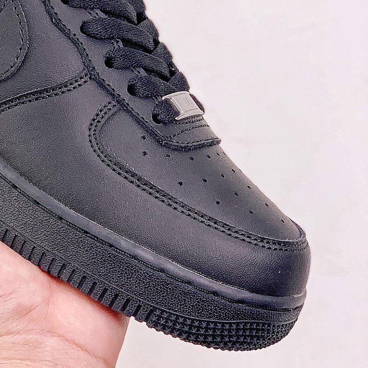 Authentic air force 1 (af1) sneakers – unisex, white/black, “black knight” edition with built-in chip – student casual athletic shoes