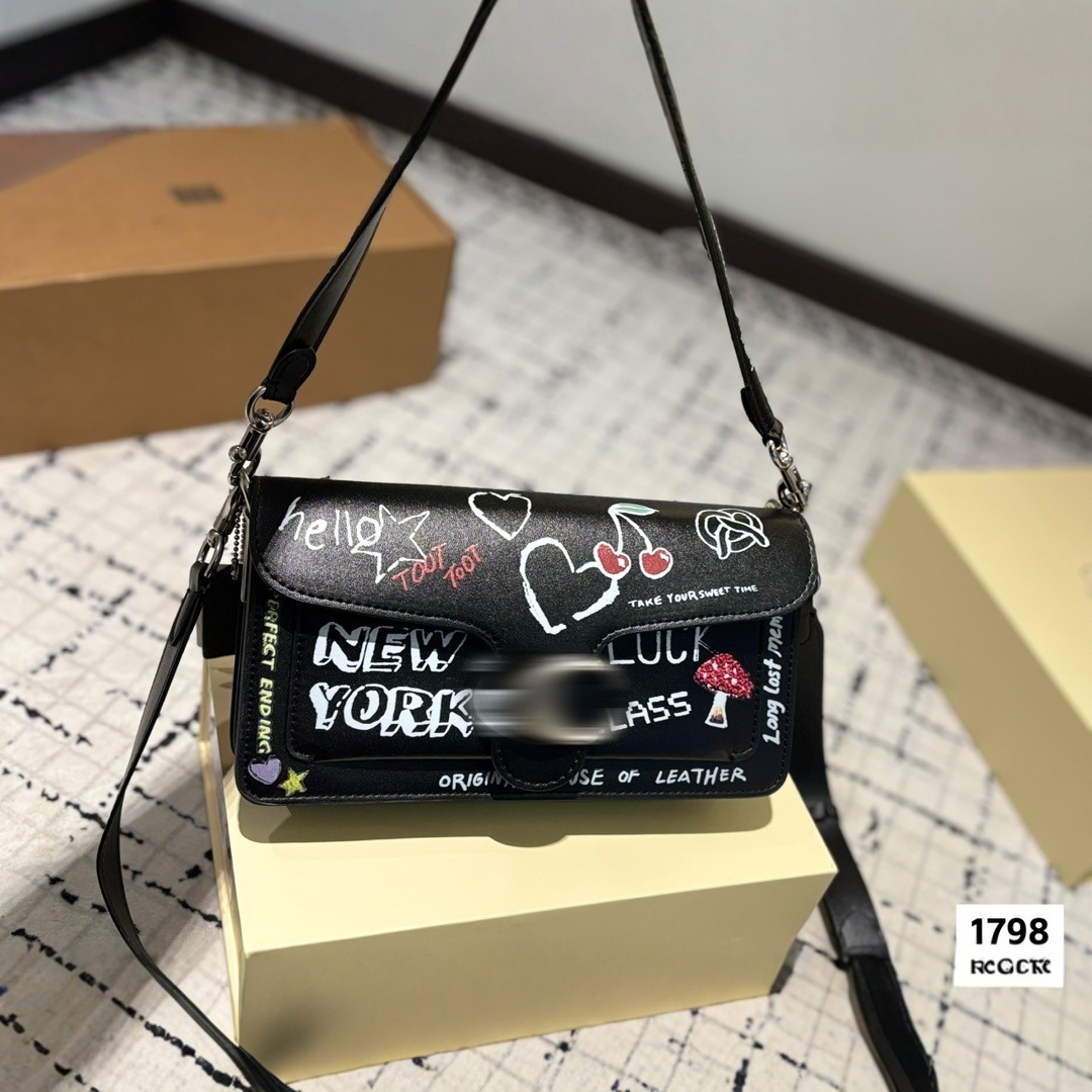 Cross-border hot-selling women’s bags, 2025 spring/summer new arrivals, high-end handbags, printed graffiti tote, shoulder, and crossbody bags 1
