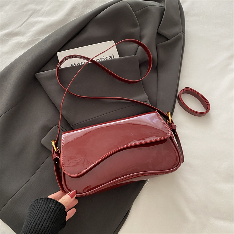 High-end fashion underarm bag for women, new 2025 spring/summer collection, niche crossbody bag, commuter shoulder bag, versatile small square bag 1