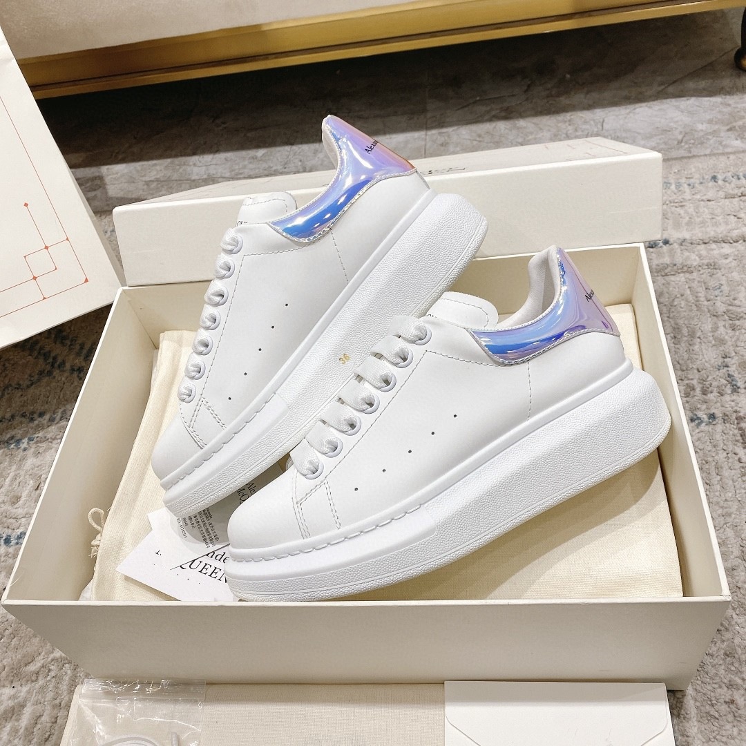 High-end, authentic mcqueen men’s casual sneakers, chunky sole, versatile white sneakers for both men and women, running shoes, men’s shoes, women’s shoes