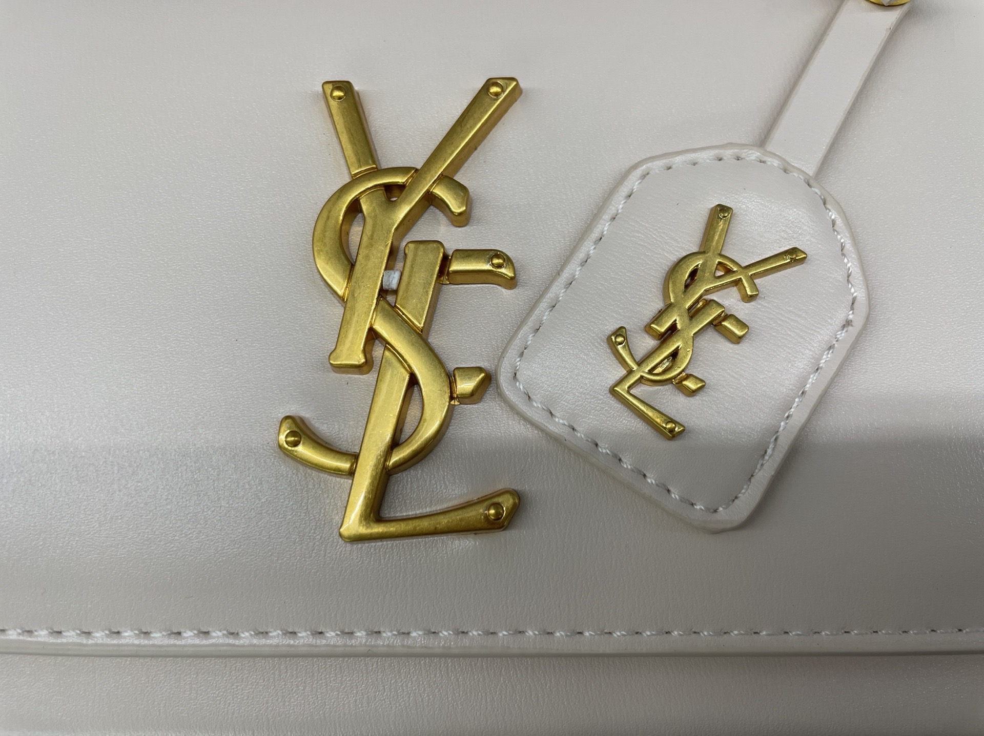 High-end women’s bags, 2024 new arrivals: this year’s trendy french chain shoulder bag, influencer-approved crossbody bag, and small square bag 4