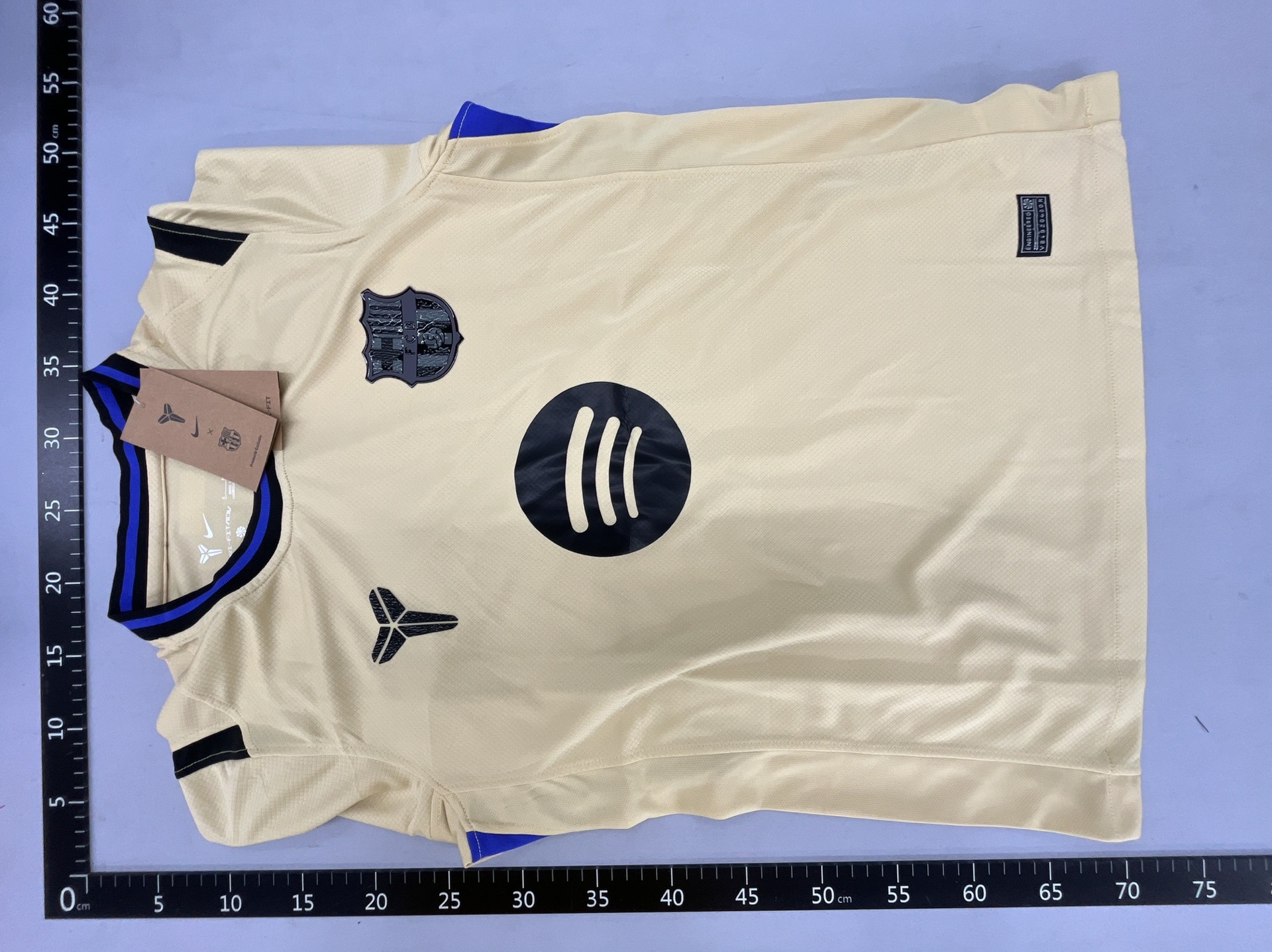 Wholesale 2526 season barcelona away football uniform no. 10 yamal levandovski fan printed number 4
