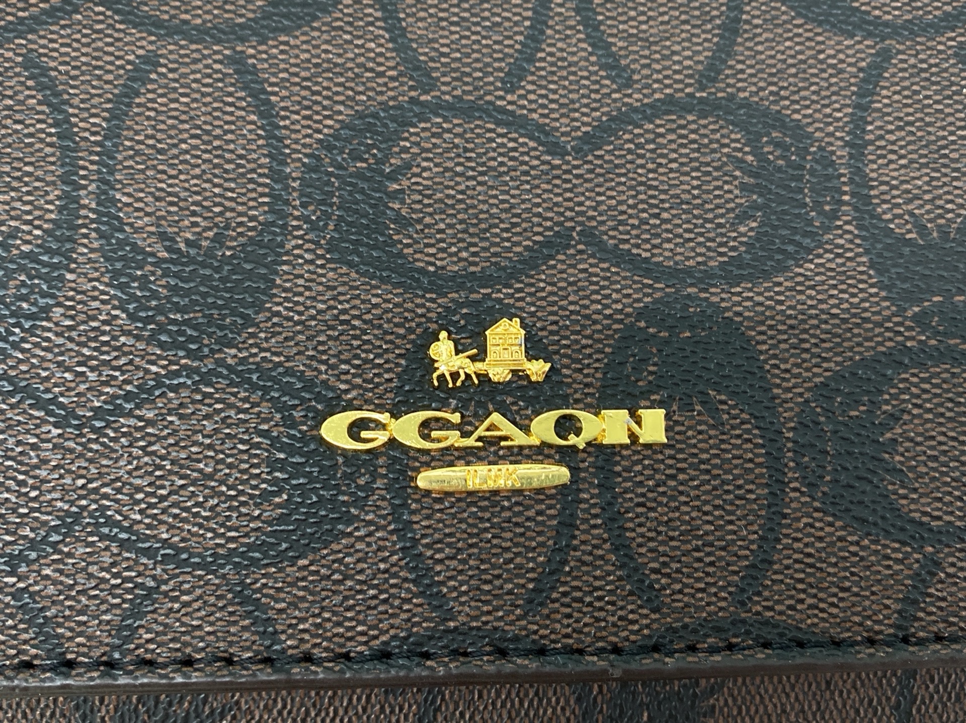 High-end women’s bag, 2026 new fashion retro print small square bag, versatile wide shoulder strap single shoulder crossbody bag, trendy 5