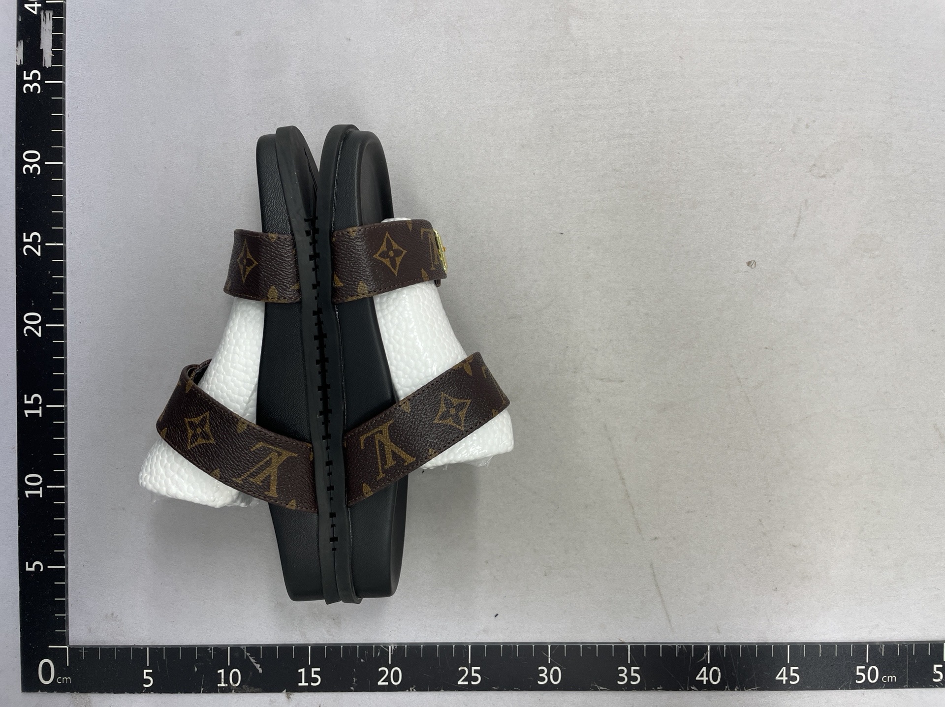 2024 new european and american style middle eastern nigerian singaporean cambodian metal buckle velcro flat sandals 5