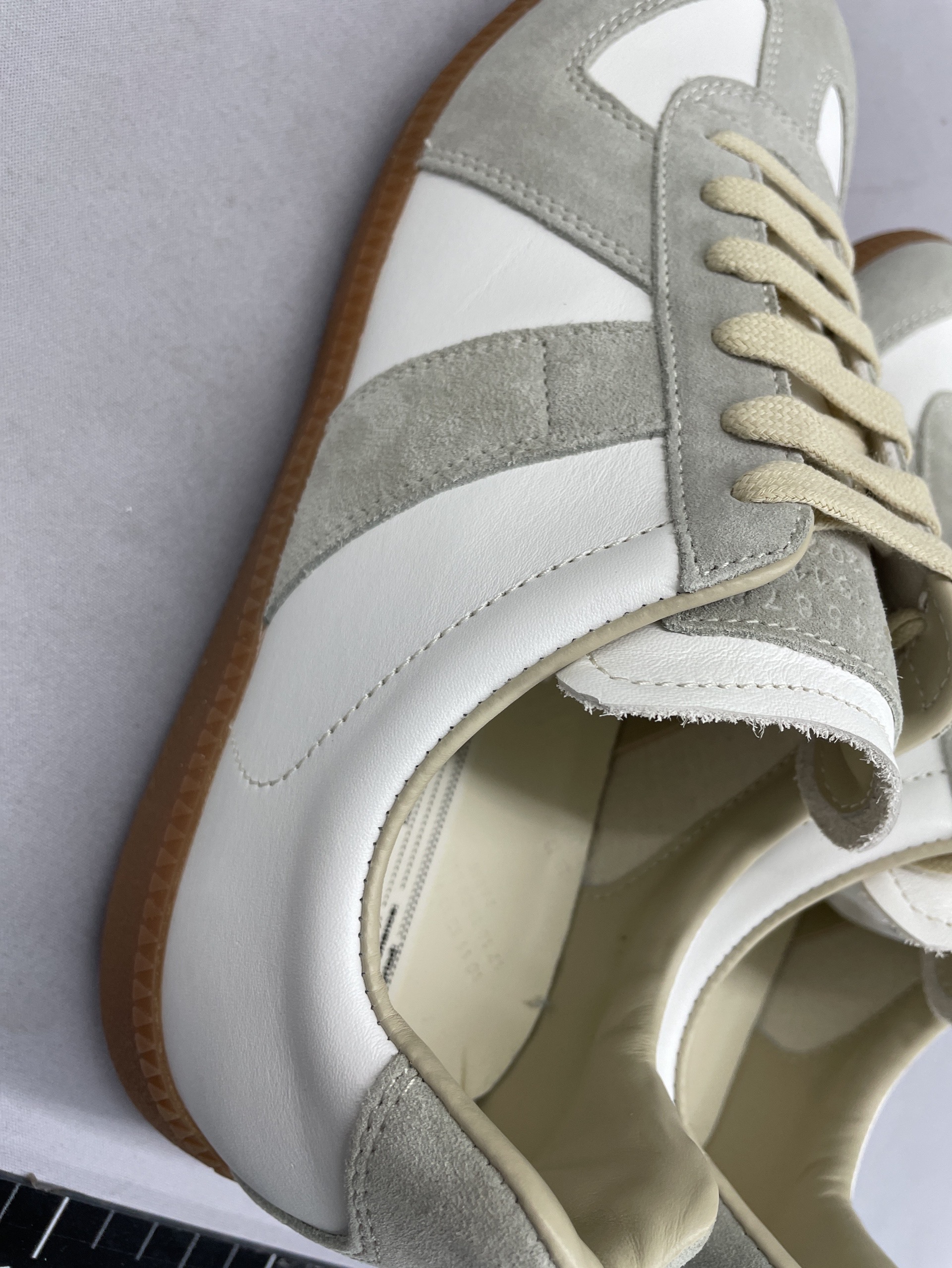 Women’s retro leather sneakers – classic athletic style, versatile white shoes for men and women, “forrest gump” style, outdoor training shoes 2