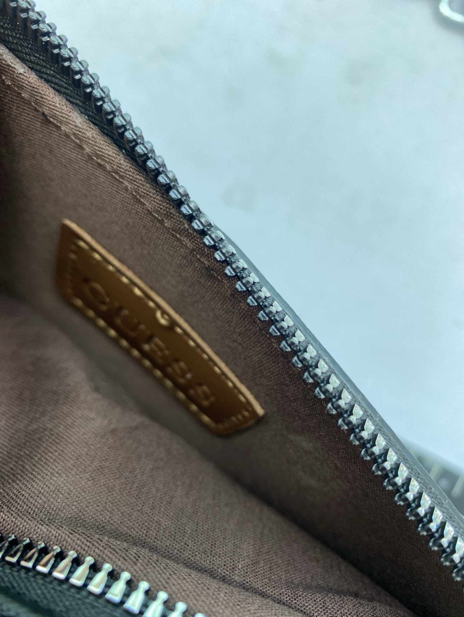 Fashionable double-compartment small square bag – 2026 spring new arrival – wide strap camera bag – shoulder & crossbody bag for women – phone bag 4