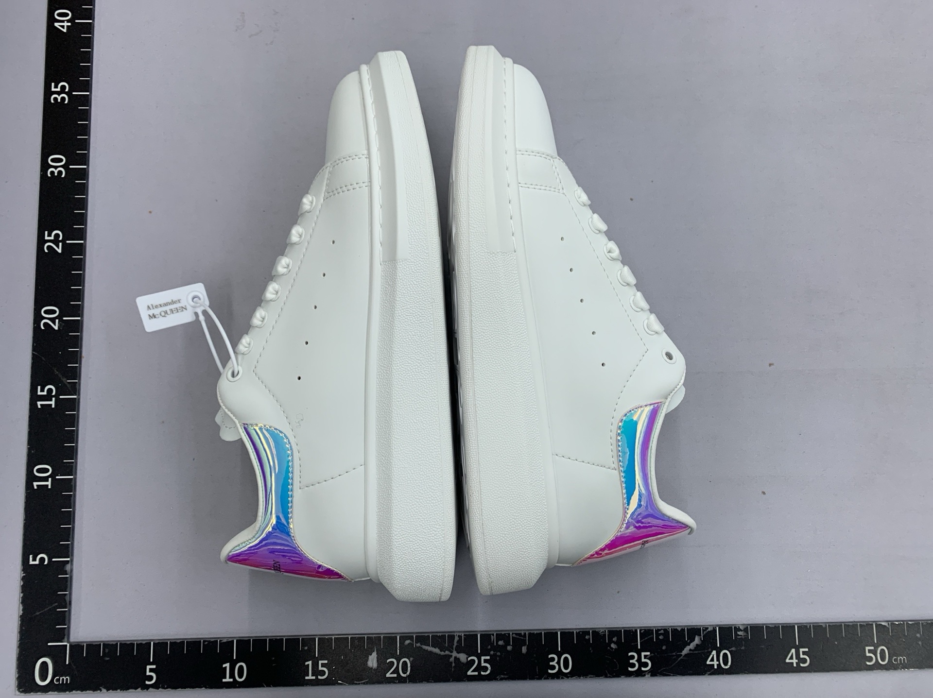 High-end, authentic mcqueen men’s casual sneakers, chunky sole, versatile white sneakers for both men and women, running shoes, men’s shoes, women’s shoes 6