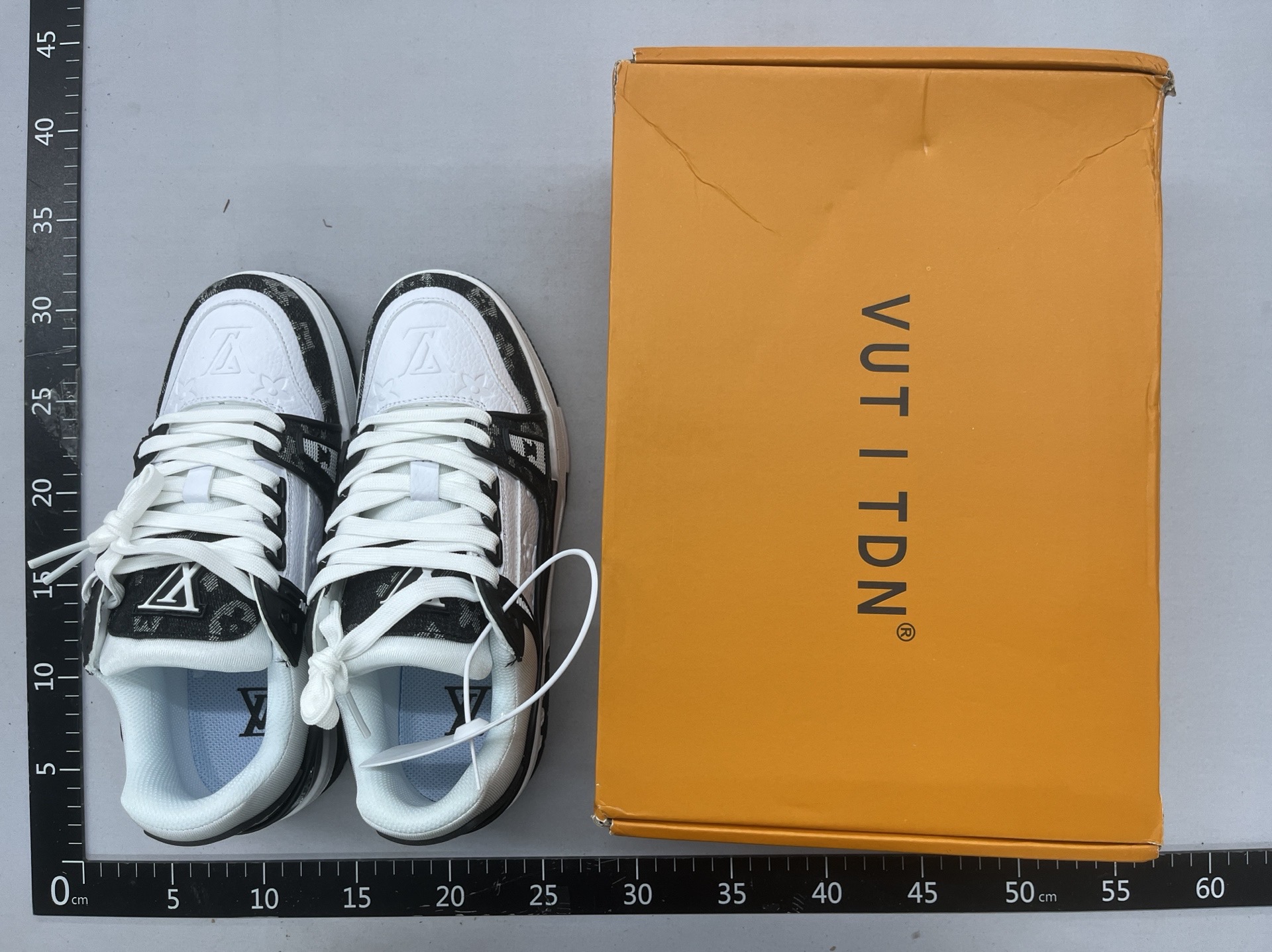 Top-notch quality, hand-picked! matching men’s and women’s casual sneakers – lightweight, breathable, and stylish soft-soled athletic shoes 7