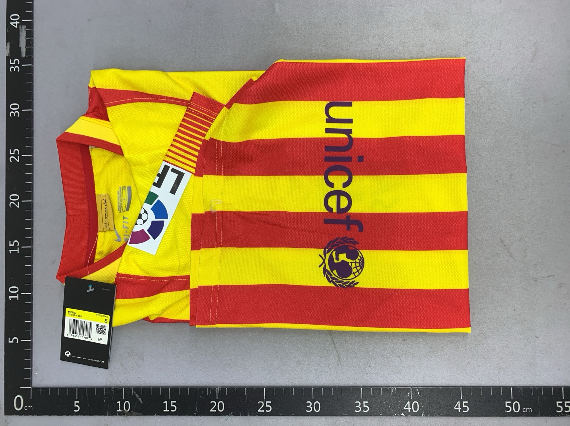11121314 la liga豪门retro jersey home and away pique puyol messi fan edition football uniform 5