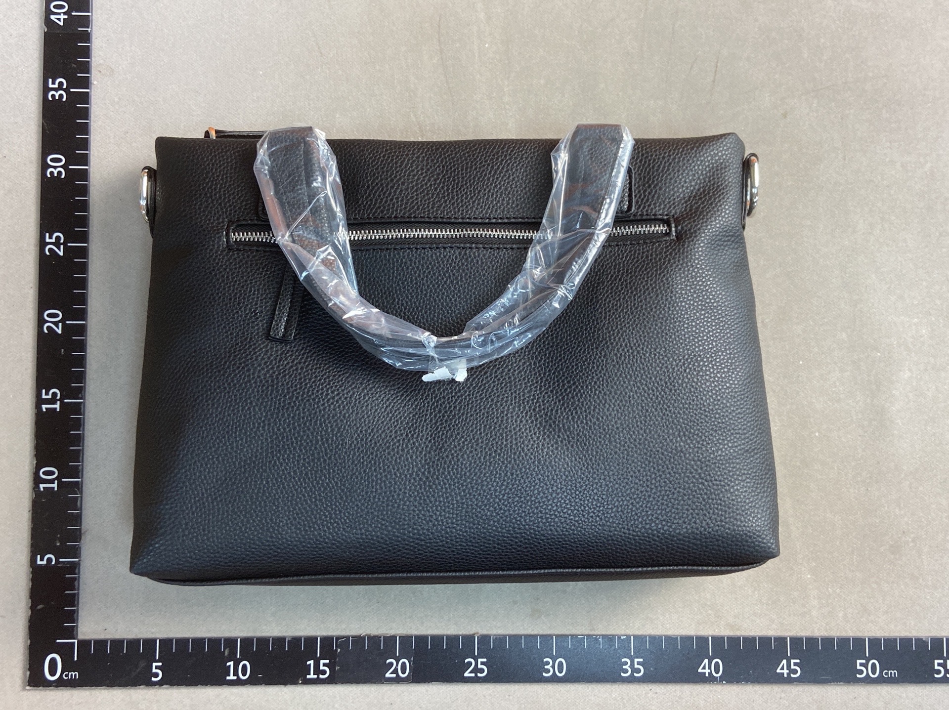 D-1 handbags: explore style, define fashion, express yourself 4