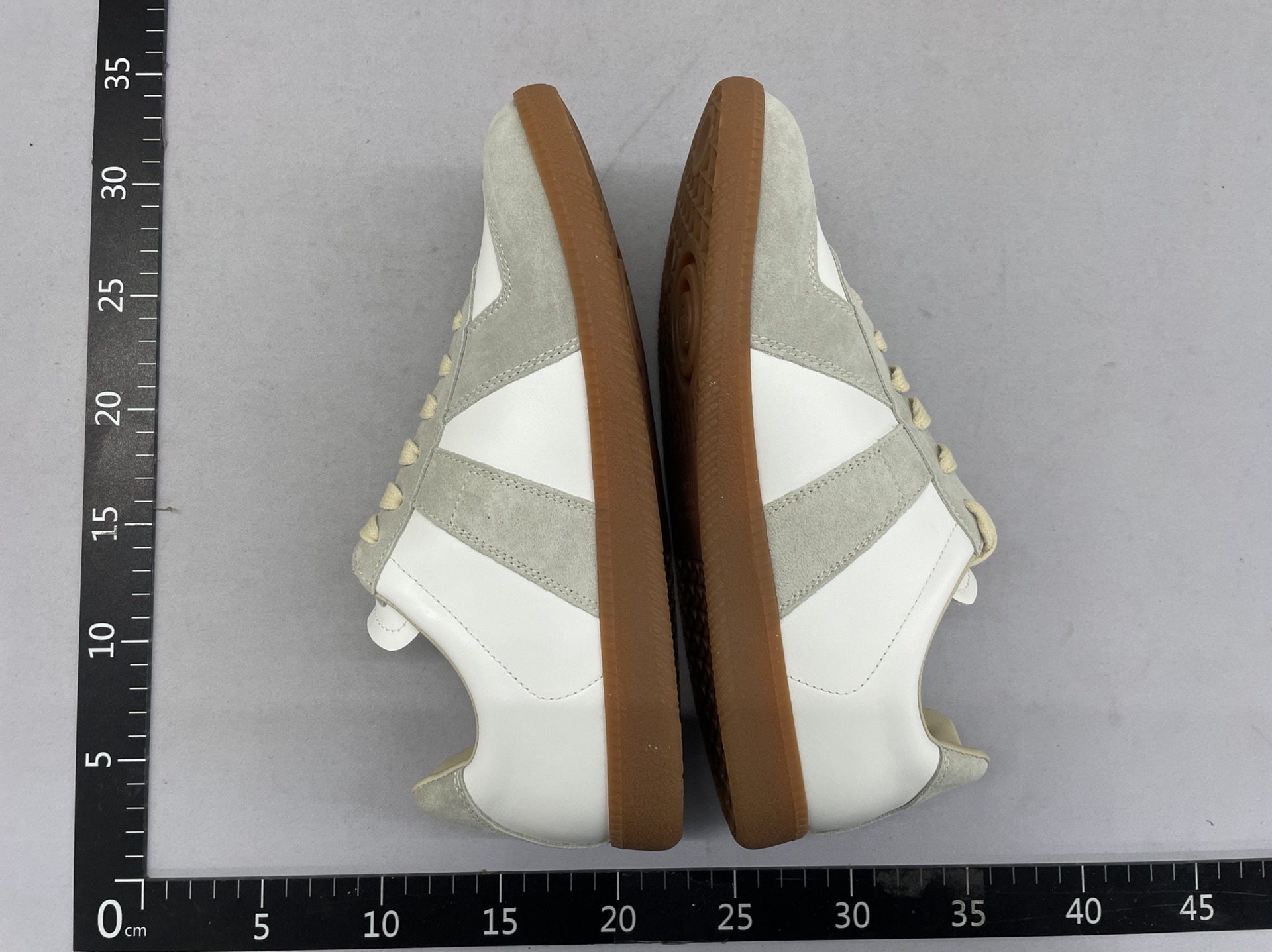 Women’s retro leather sneakers – classic athletic style, versatile white shoes for men and women, “forrest gump” style, outdoor training shoes 4