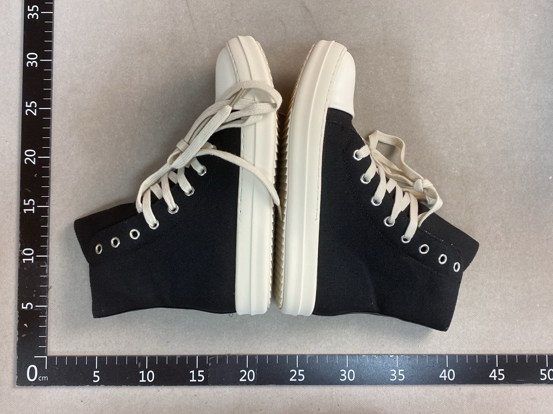 2024 european and american new arrival cross-border high-top canvas shoes, couple style, plus size women’s shoes, versatile color, lace-up trendy sneakers 3