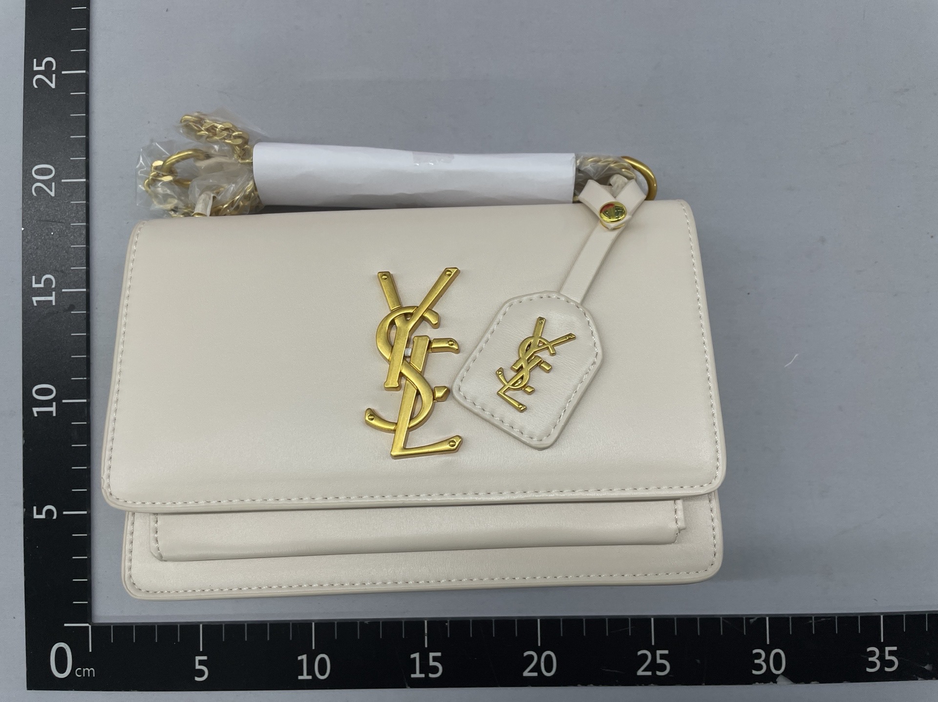 High-end women’s bags, 2024 new arrivals: this year’s trendy french chain shoulder bag, influencer-approved crossbody bag, and small square bag 3