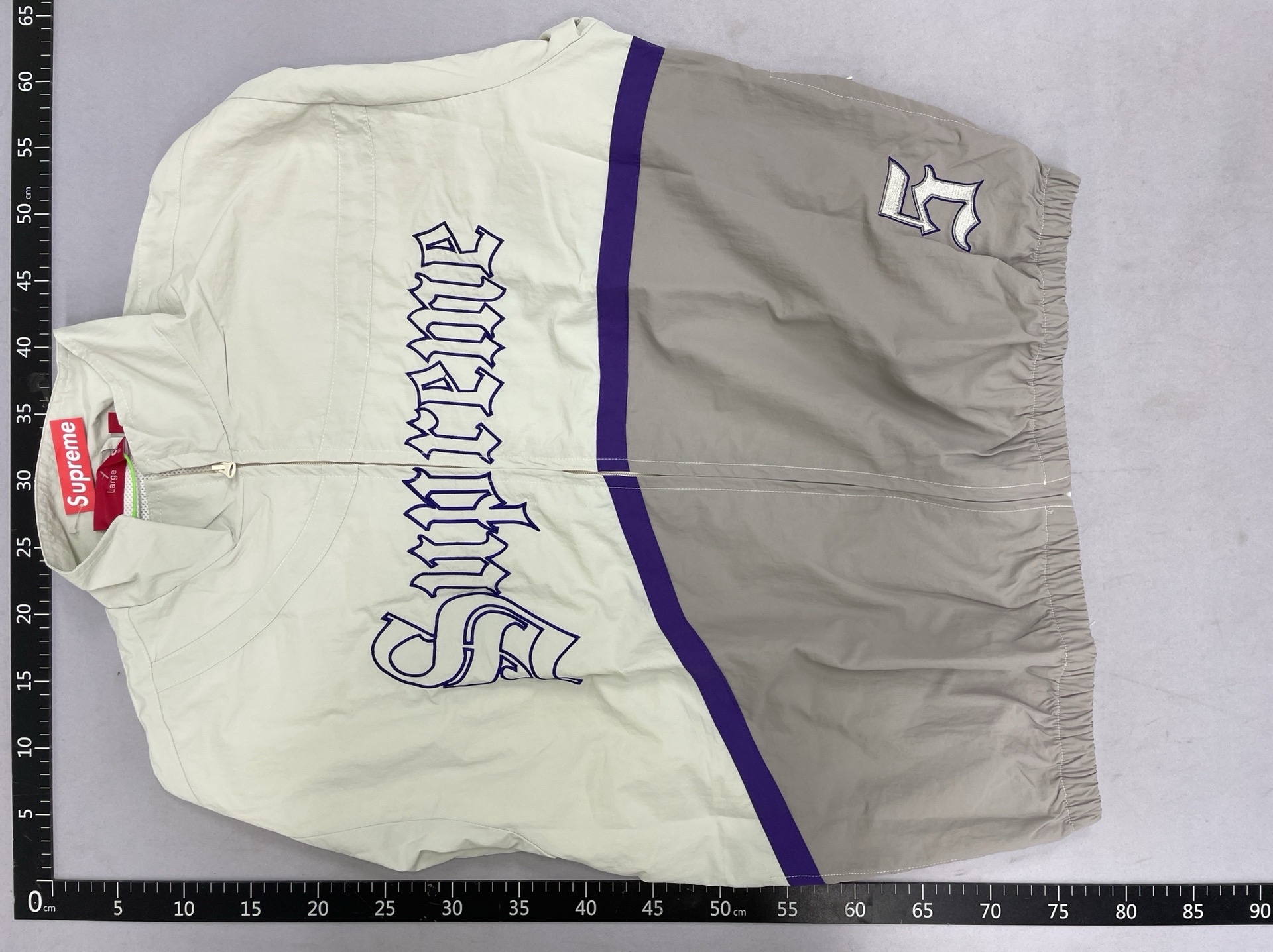 High-end sup x umb collaboration football jacket – casual, minimalist, and stylish zip-up turtleneck 4