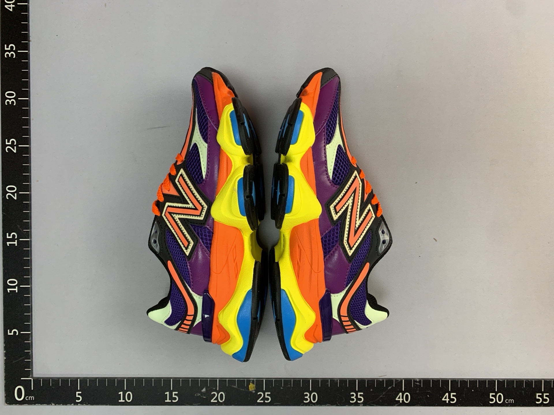 High-quality nb9060 athletic and casual running shoes, featuring an elephant foot design, available for men and women. spring collaboration, darth vader-inspired chunky sneakers 4