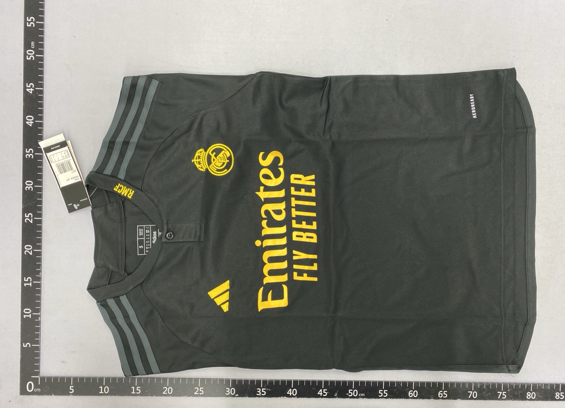Club jerseys: barcelona, chelsea, manchester united, arsenal, ac milan, real madrid, newcastle, dortmund. sizes s to 4xl. soccer jerseys available 4