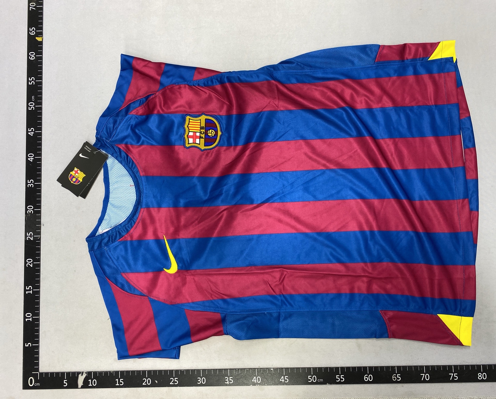 Vintage barcelona jersey – classic commemorative edition football shirt – cristiano ronaldo messi – customizable numbering available 3