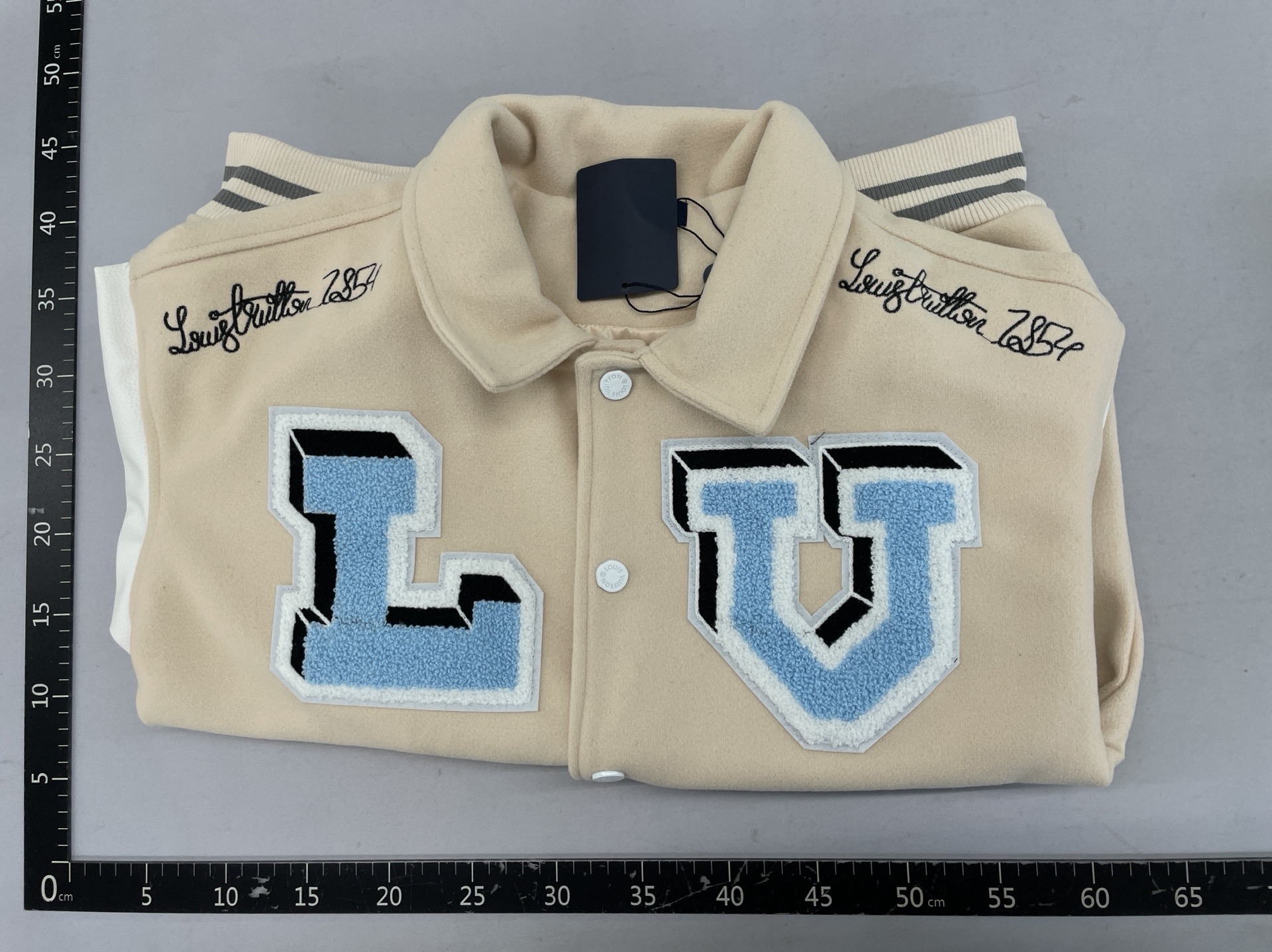 High quality cross-border lvjia l letter bugs bunny towel embroidered ten thousand needle embroider baseball uniform outwearjacket for men and women 5