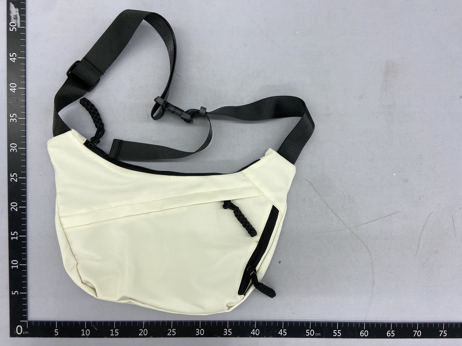 This year’s trendy oxford cloth crossbody bag for women, a new 2024 casual shoulder bag, perfect for students to carry to class – a versatile dumpling bag 4