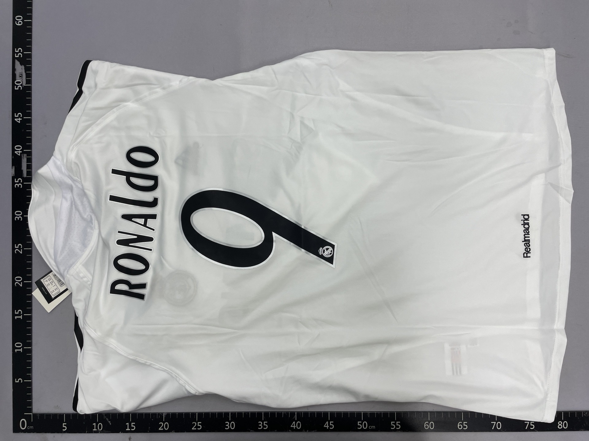 Real madrid retro football jersey – zidane, guti, raúl, figo, kaka, cristiano ronaldo jerseys 3