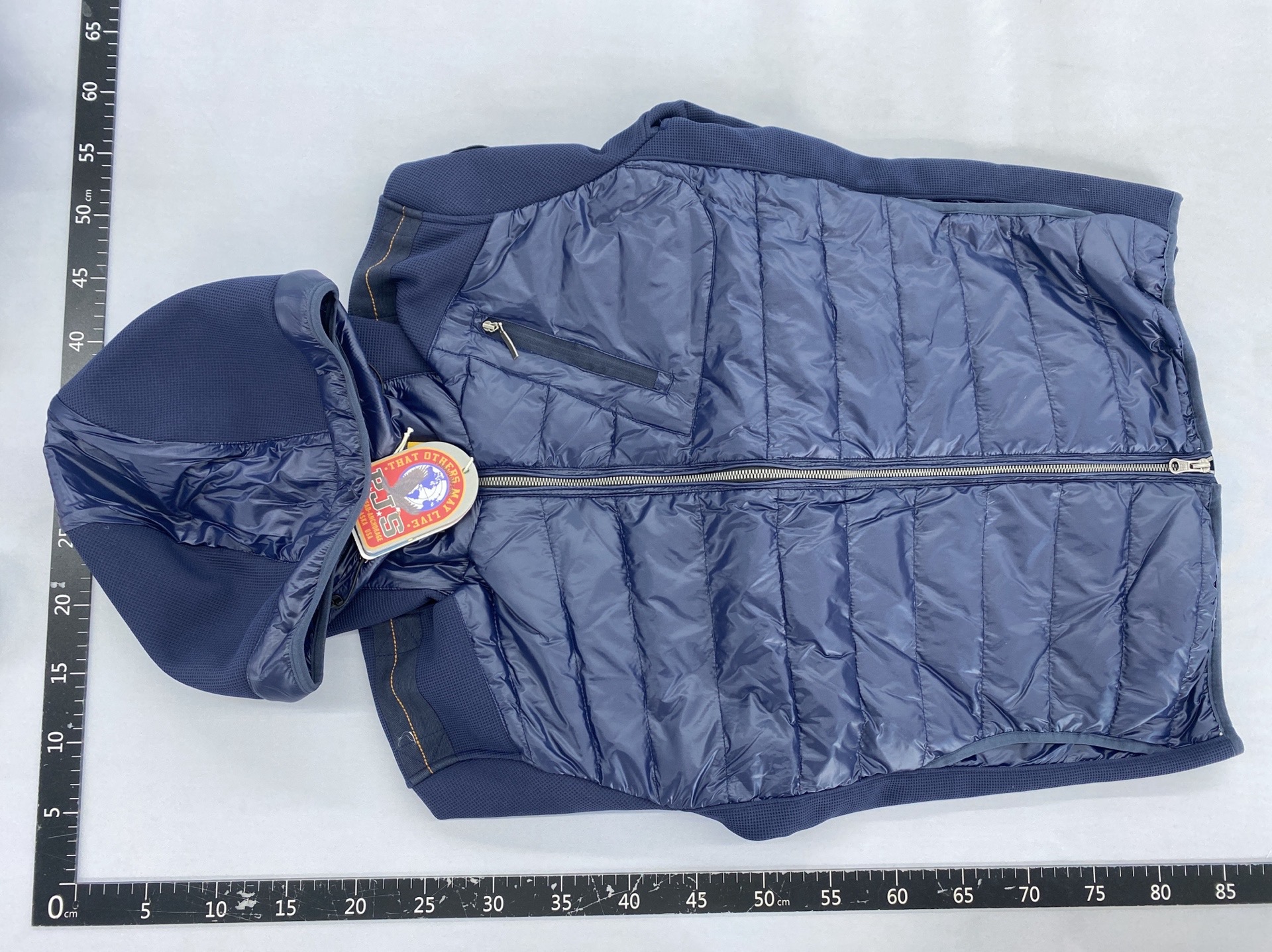 2025 new european and american men’s quilted hooded lightweight patchwork sporty casual down jacket short zip-up jacket 3