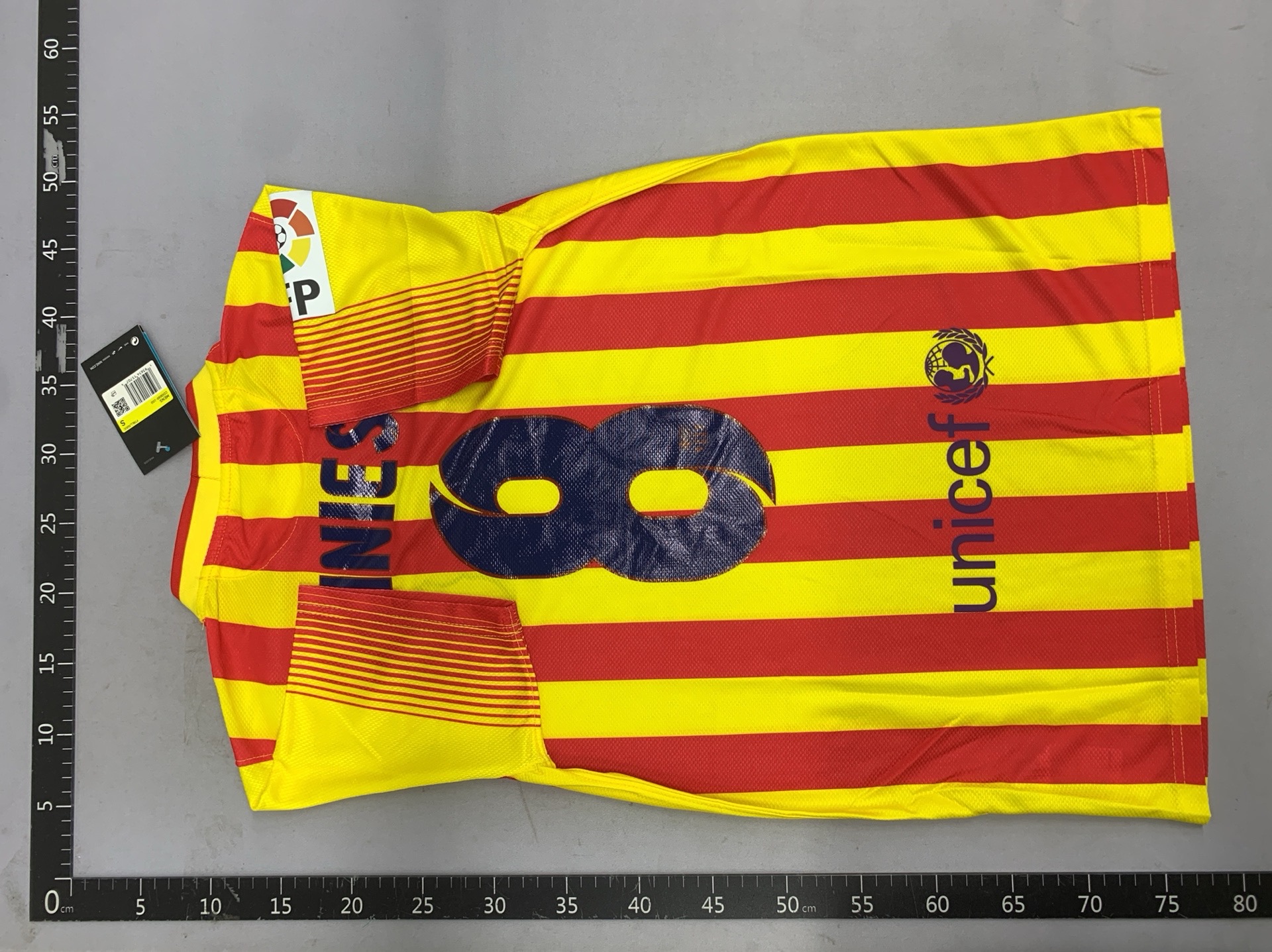 11121314 la liga豪门retro jersey home and away pique puyol messi fan edition football uniform 3
