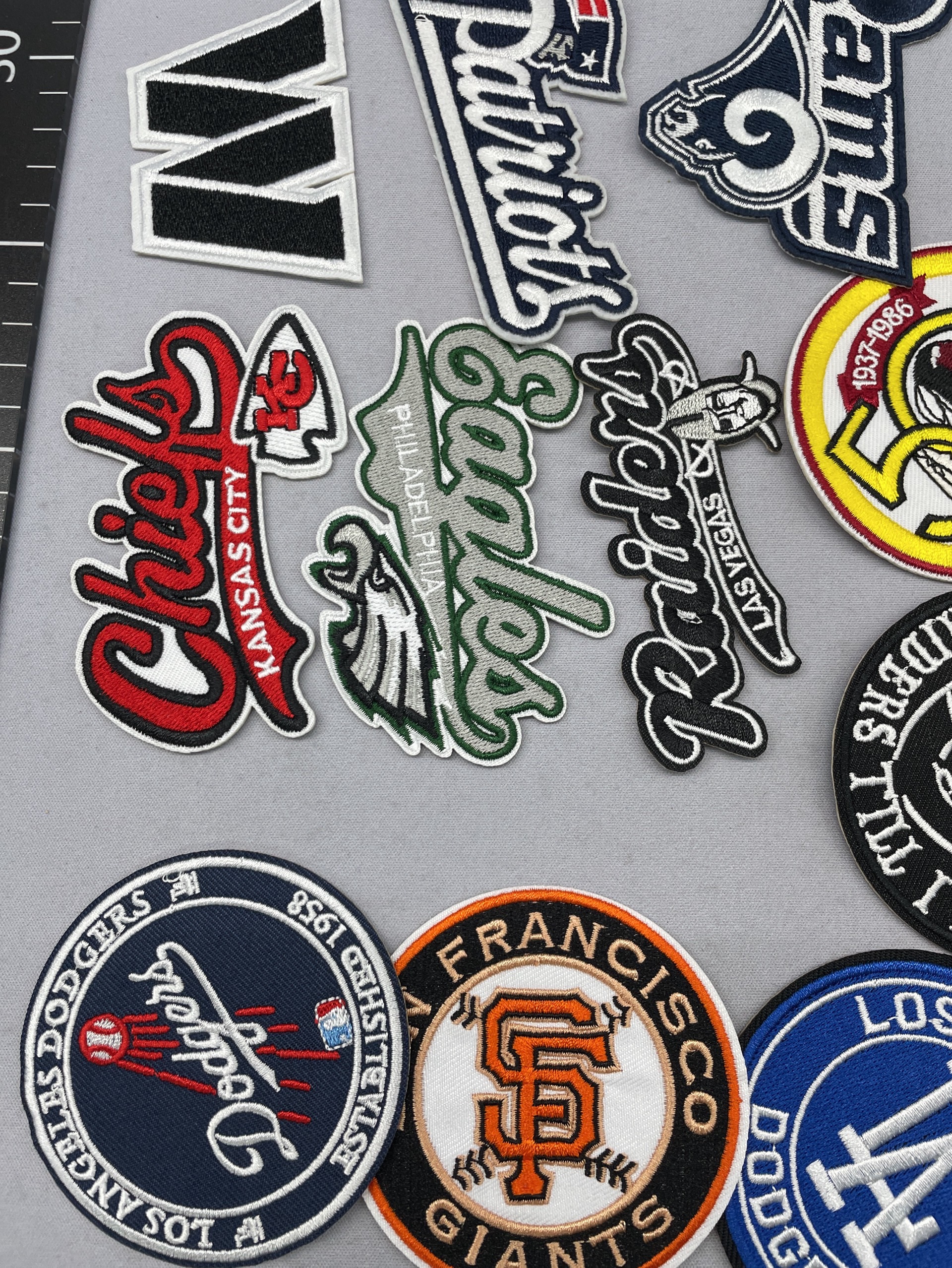 Yaxiu new arrival sports team logo baseball team logo cloth patch clothing bag packaging patch hole patch computer embroider 4