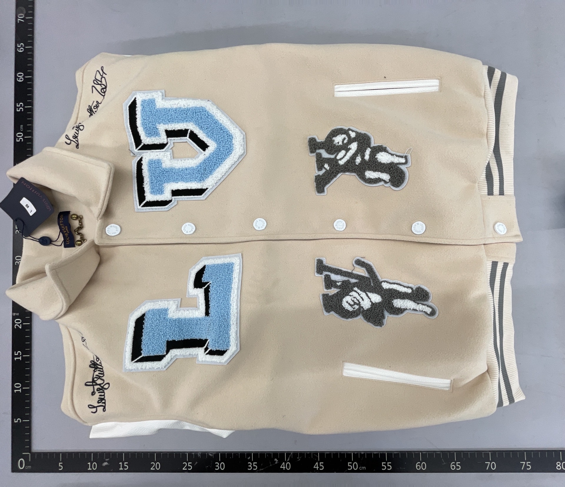 High quality cross-border lvjia l letter bugs bunny towel embroidered ten thousand needle embroider baseball uniform outwearjacket for men and women 3