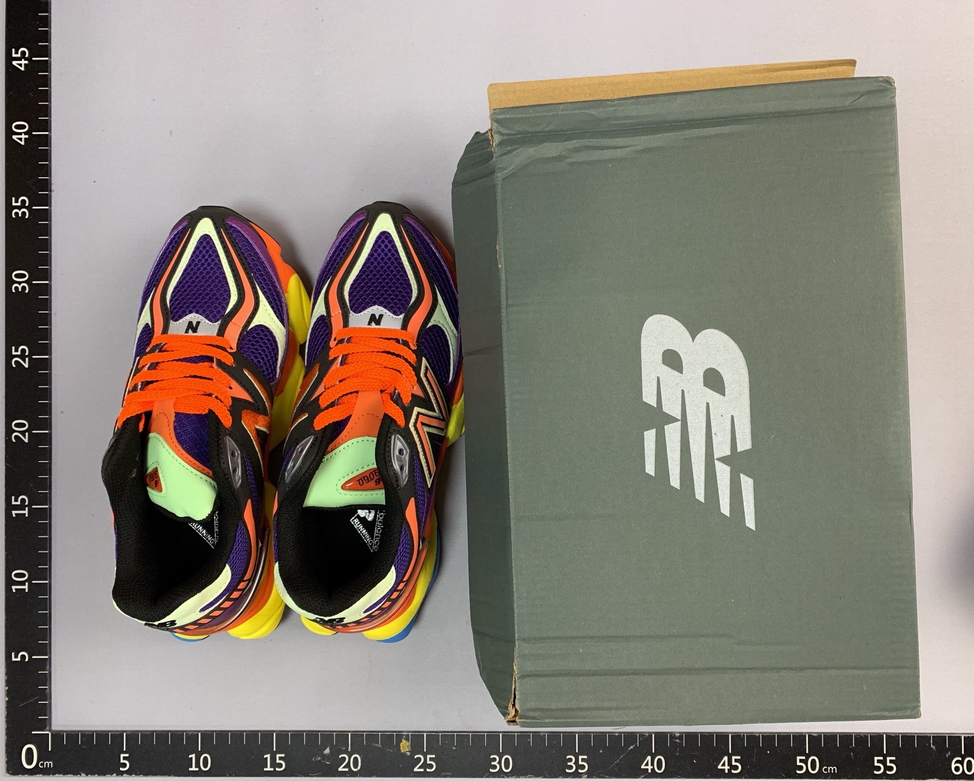 High-quality nb9060 athletic and casual running shoes, featuring an elephant foot design, available for men and women. spring collaboration, darth vader-inspired chunky sneakers 2