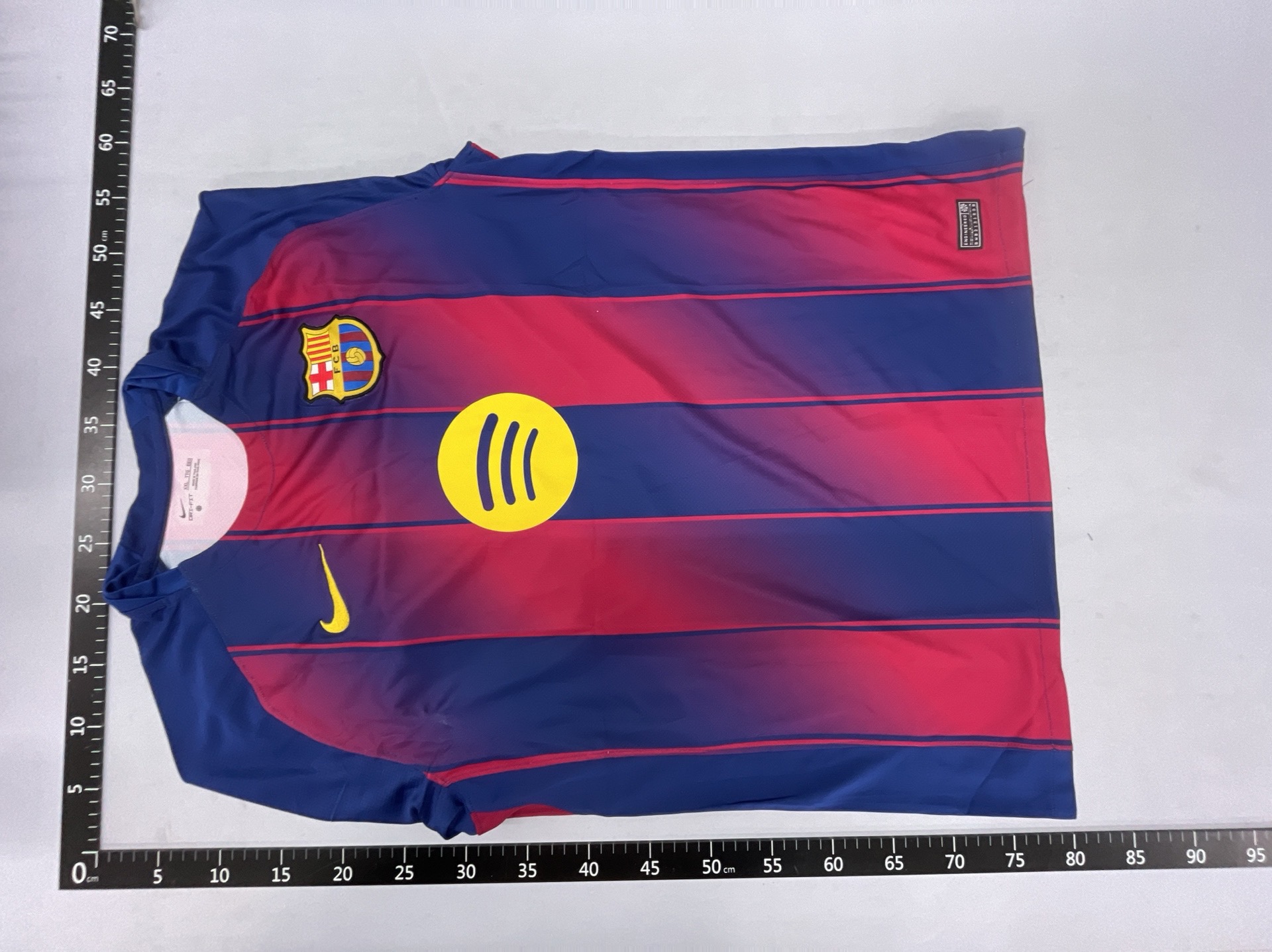 2526 season barcelona home jersey fans no. 10 yamal no. 11 lafini no. 8 pedri football jersey 4