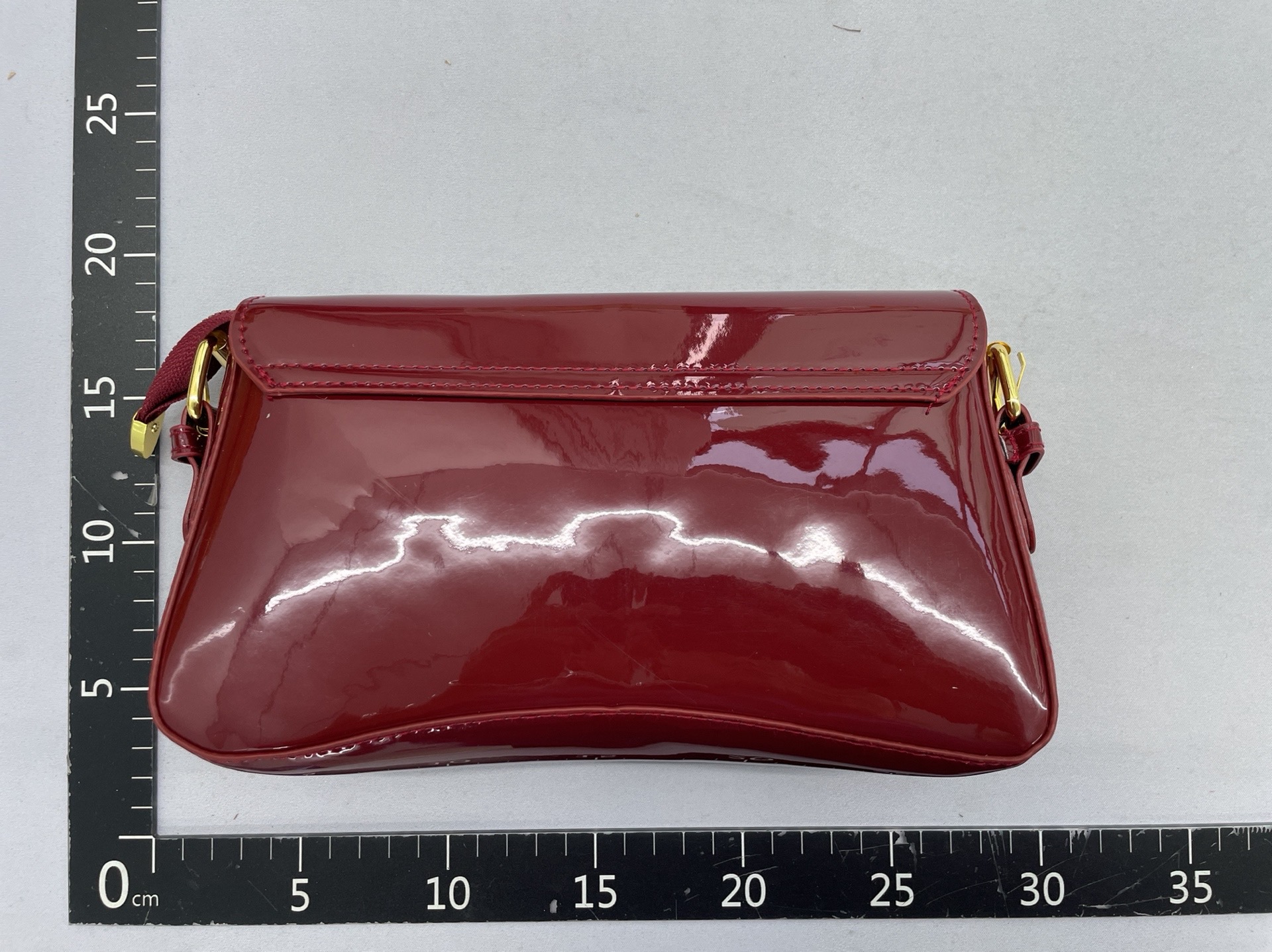 High-end fashion underarm bag for women, new 2025 spring/summer collection, niche crossbody bag, commuter shoulder bag, versatile small square bag 4