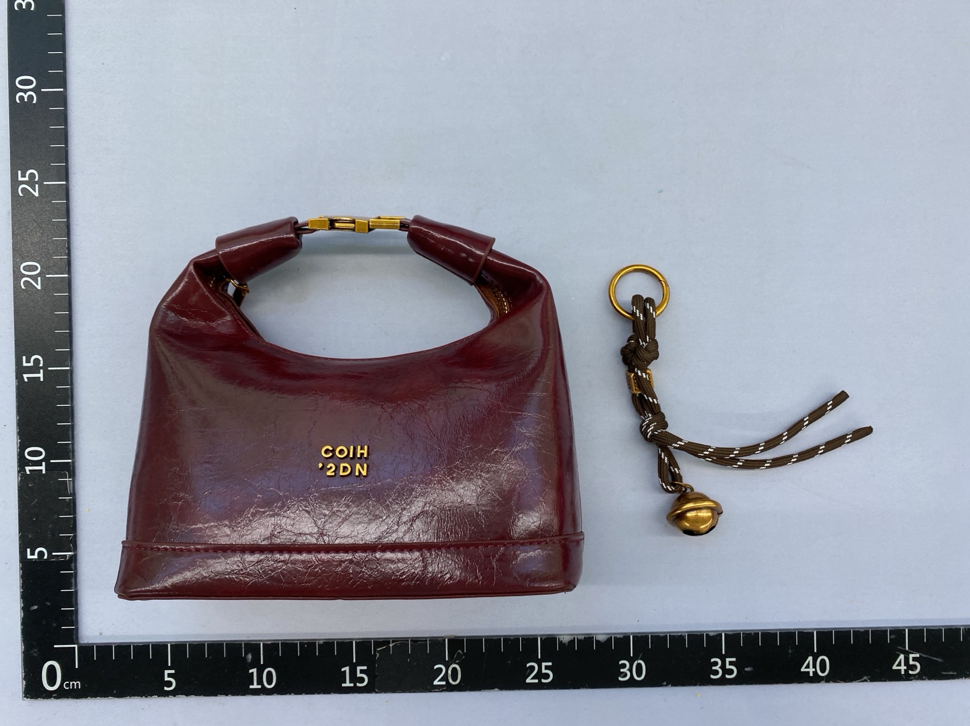 New women’s handbags: small tote bags, versatile & chic crossbody bags, and dumpling bags – 2025 collection 3
