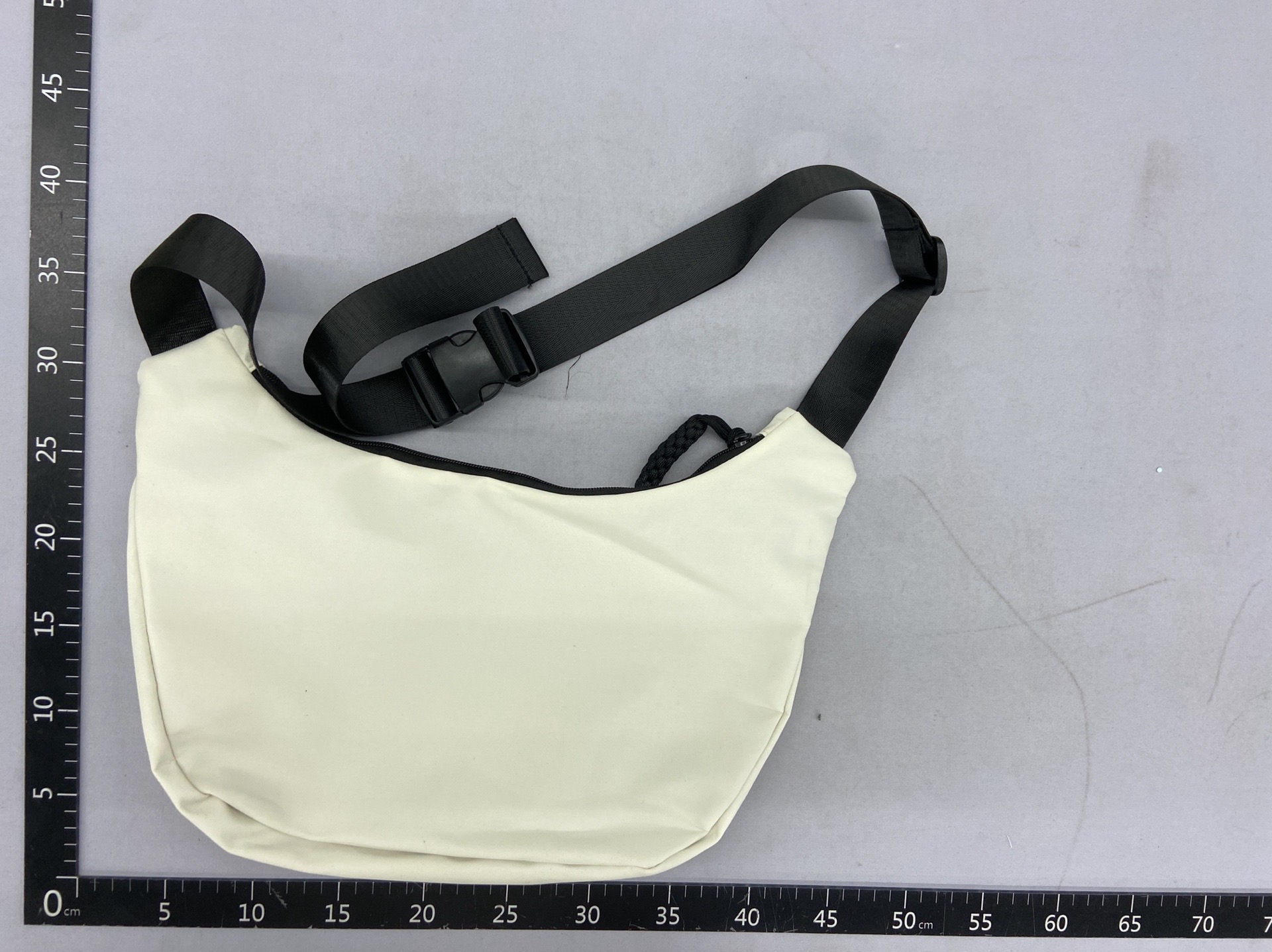 This year’s trendy oxford cloth crossbody bag for women, a new 2024 casual shoulder bag, perfect for students to carry to class – a versatile dumpling bag 3
