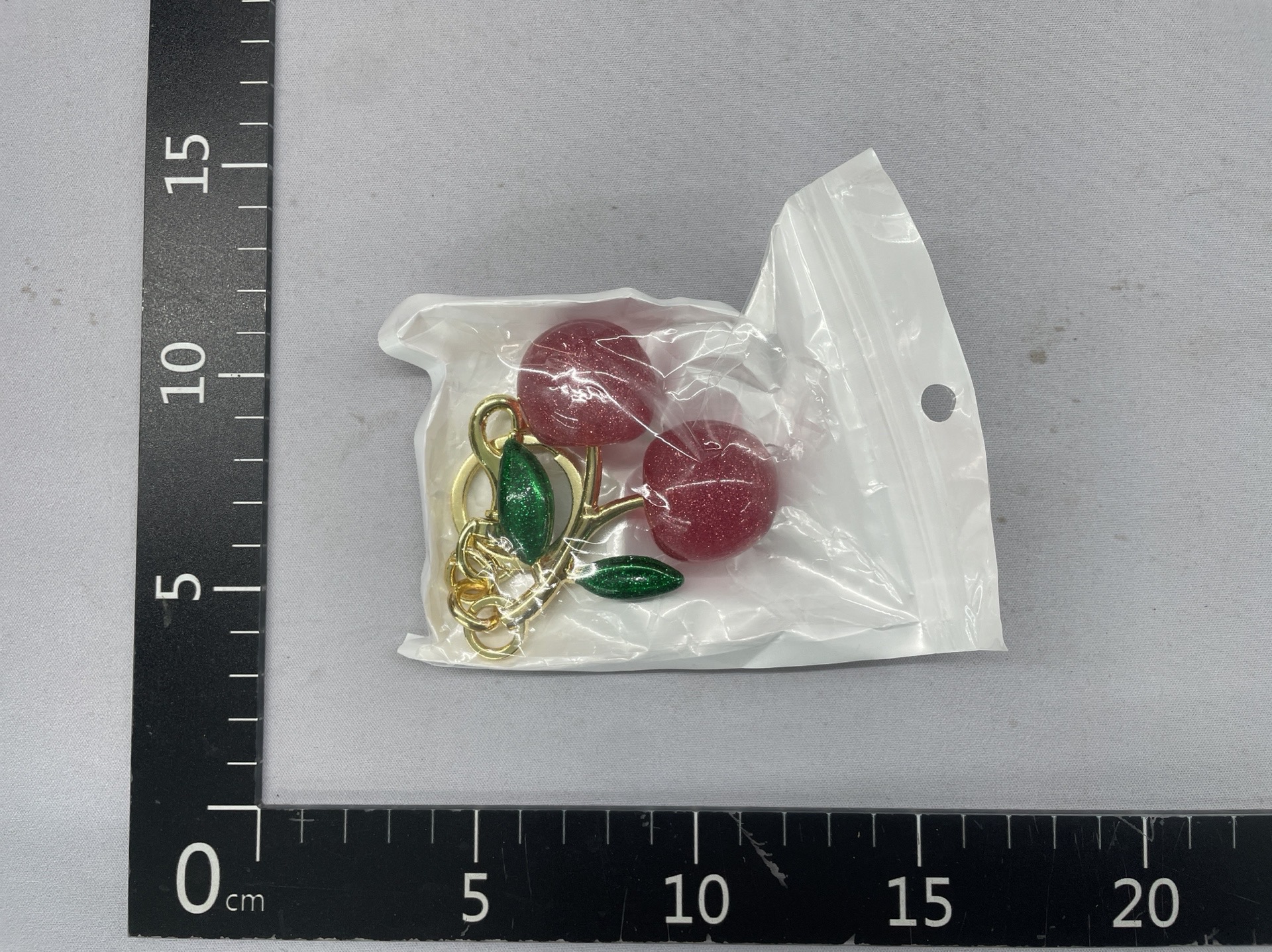 Cross-border foreign trade crystal big cherry keychain jewelry cute bag buckle pendant car keychain dropshipping 4