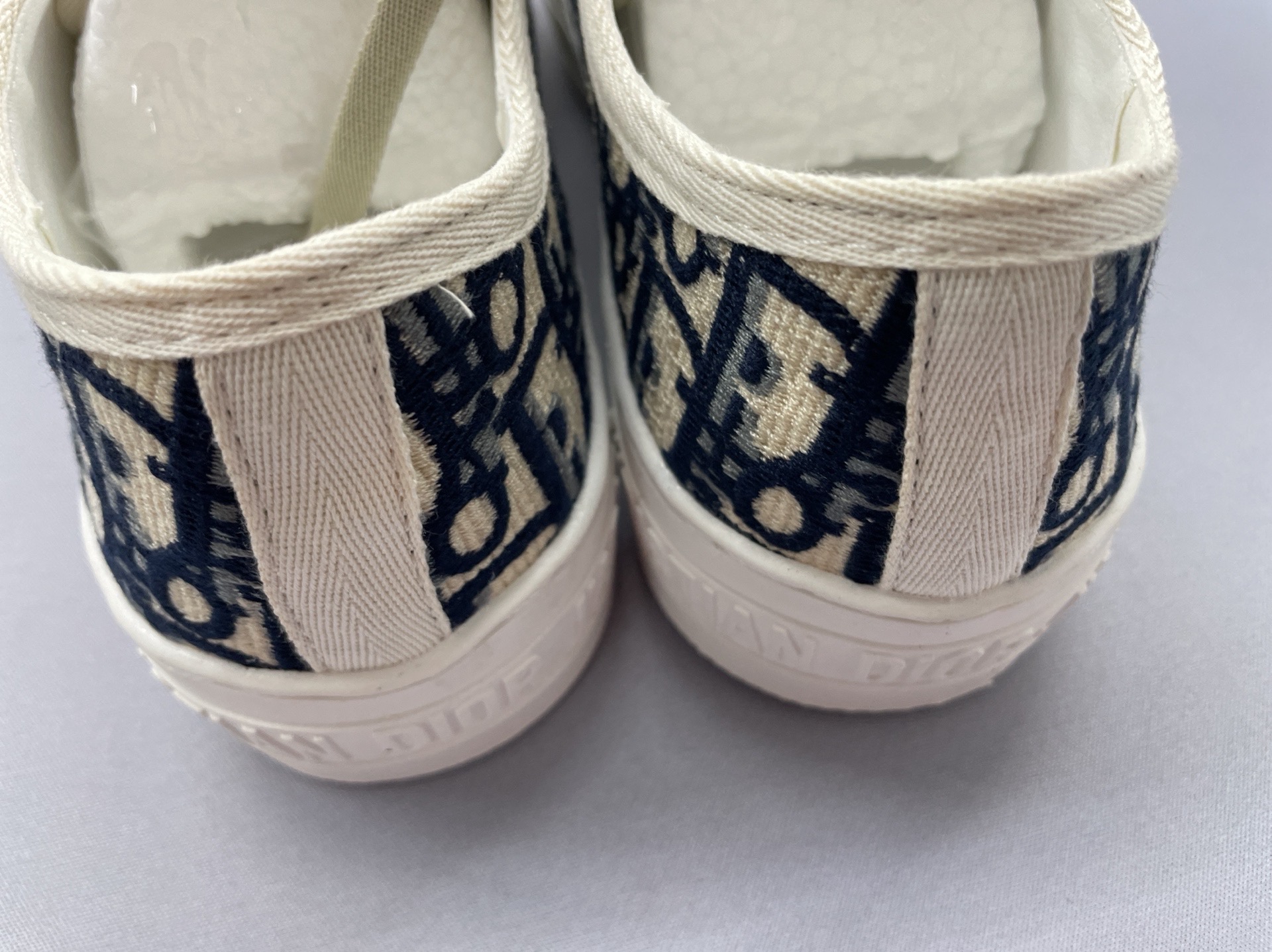 Export 2026 new arrivalembroider canvas women’s shoes thick soleeasiest for matchwhite shoes round toe casual sports sneakers 6