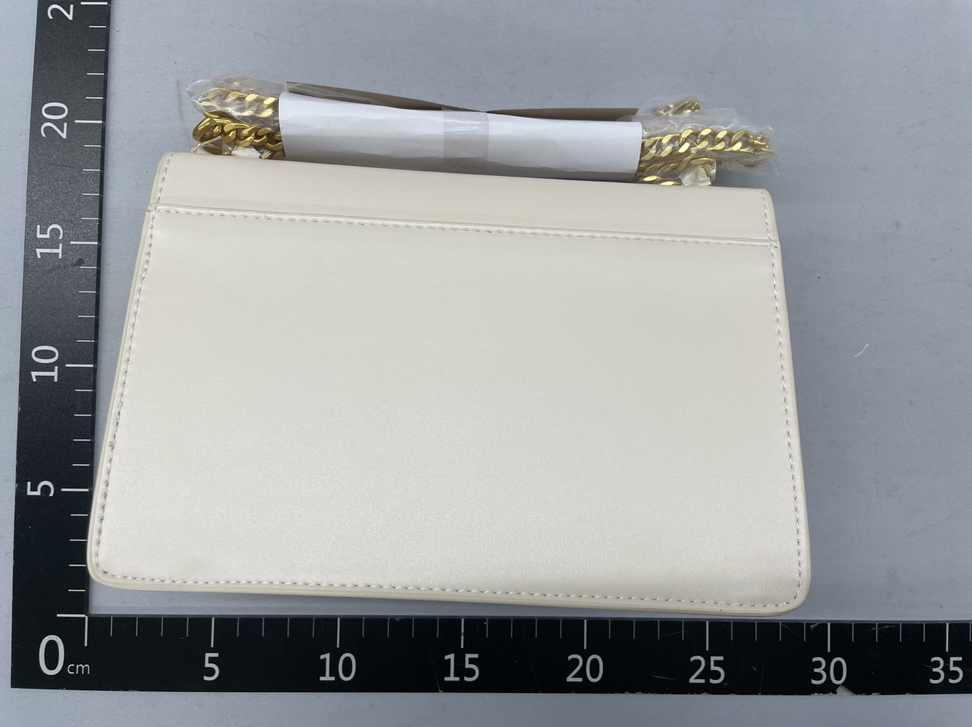High-end women’s bags, 2024 new arrivals: this year’s trendy french chain shoulder bag, influencer-approved crossbody bag, and small square bag 5