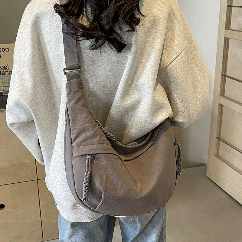 Crossbody bag women’s bag 2026 new dumpling bag women’s large capacity bag women’s commuter shoulder sports versatile dumpling bag women